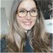 Laureata in Scienze dell’educazione con specializzazione in scienze pedagogiche , con Certificazione Inglese Cambridge B2