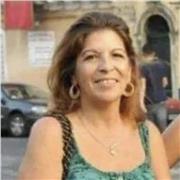 Offro lezioni private a studenti di scuole medie e licei. Per universitari in giurisprudenza o economia e commercio.