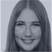 Insegnante di scuola primaria offre aiuto compiti