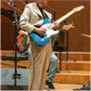 Chitarrista diplomato al Conservatorio offre lezioni private di Chitarra e Armonia