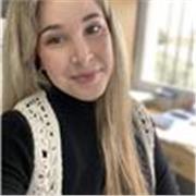 Profesora titulada en Administración y Dirección de Empresas, con amplia experiencia en el mundo empresarial.