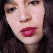 Actriz y pedagoga teatral hace clasea de expresión escénica, Corporal y vocal