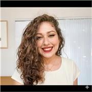 Inglês para comunicação e pronúncia | Professora com TEFL, intercâmbio nos EUA e formação em teatro