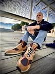Laureato in ingegneria e libero professionista