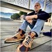 Laureato in ingegneria e libero professionista