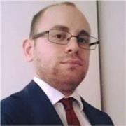 Sono un avvocato che ha maturato esperienza nell’insegnamento online e sono pronto ad aiutarti!