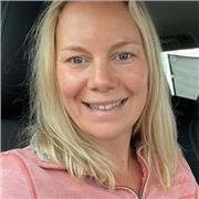 Experienced primary school teacher who believes confidence and learning grow together