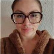 Maestra de inglés con experiencia de 3 años. Adaptable a niños, adolescentes y adultos. Con un libro guía y ejercicios personales