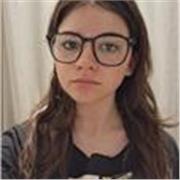 Soy una joven creativa, resolutiva y con buena mano con los niños. Cuento con el título Advanced/C1 certificado por Cambridge.