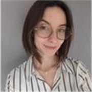 Etudiante en graphisme engagée et prête à aider.