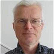 Lehrer gibt qualifizierten Mathematikunterricht