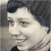 Fotografa con 10 anni di esperienza, offre lezioni private sull’utilizzo di questo strumento e sulla sua storia.