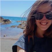 Maestra de Educación Primaria especializada en Pedagogía Terapéutica y Máster en Necesidades Especiales de Aprendizaje