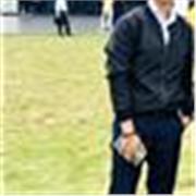 Profesor da acompañamiento general a estudiantes de secundaria