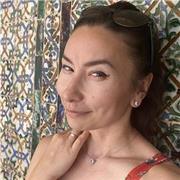 Profesora de Hatha yoga / método functional