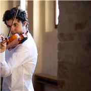 Giovane violinista con esperienza in campo concertistico