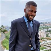 Mon but ? Faire décoller mes élèves vers l'excellence linguistique et académique !Ma spécialité : communiquer et gérer une classe