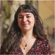 Diplômée de Sciences Po, professeure en soutien, aide aux devoirs, et préparation aux épreuves