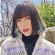 Laureata Magistrale con lode in Lingua Giapponese con esperienza di insegnamento a Tokyo offre percorsi di studio personalizzati