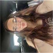 Me defino como una persona responsable, paciente y constante, con facilidad para explicar y ayudar a aprender de forma clara.