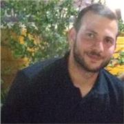 Medicine student that teaches students in their first 3 years of university. I also teach Arabic and Romanian language.