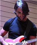 Insegnante professionista con esperienza decennale impartisce lezioni private di chitarra (Pop, rock, metal, blues e jazz)