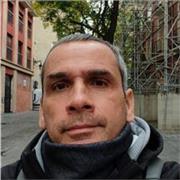 Apto para todas las edades y temas especialmente gramática y ortografía