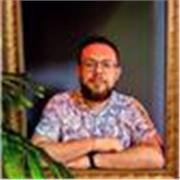 Professor de português com experiência em aulas presenciais e online