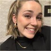 studentessa al primo anno di università , livello di inglese C1 offre lezioni di per ragazzi dalle elementari alle superiori
