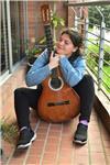 Profesor de música, clases de piano, guitarra, teoría musical, entrenamiento auditivo, solfeo, composición y/o producción musical