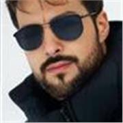 Soy profesor de árabe y hablo bien francés. Puedo dar clases de árabe en directo