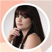 Profesora de ingles de habla casual, mas coloquial y realista. No tan cuadriculado.