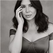 Se il tuo sogno è il cinema allora devi studiare teatro …. È una rivelazione a te stesso. Attrice ti svela e t insegna il mestiere