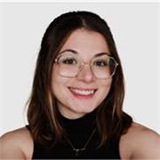 Profesora titulada en Biología, con un máster en Biomedicina Regenerativa y un curso en Laboratorio Clínico. 