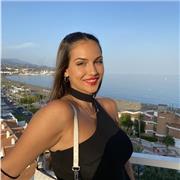 Graduada en educación primaria lista para impartir clases de cualquier materia a niños de 0 a 12 años