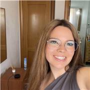 Profesora de educación primaria, apta para dar clases de repaso, así como algún deporte (futbol, boxeo…) y clases de música