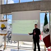 Licenciado en educación física, título en proceso, experiencia dando clases de natación para adaptación al medio acuático