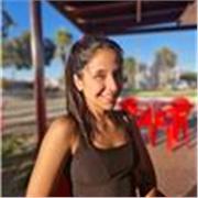 Profesora de inglés con enfoque dinámico: conversaciones cotidianas, traducción de canciones y películas de interés