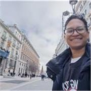 Profesora titulada de inglés con 14 años de experiencia.