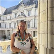 Native French tutor with 15 years tutoring experience offering private online French lessons for children, teenagers and adults