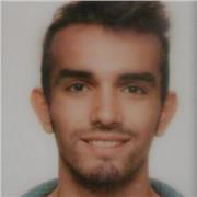 Laureato magistrale in Psicologia insegna ad alunni di scuole elementari e primarie di I e II grado