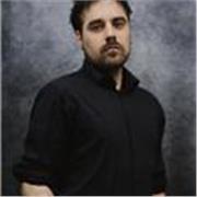 Insegnante di musica con studi al Conservatorio impartisce lezioni di chitarra e/o pianoforte a principianti