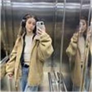 Tengo 20 años, en la universidad y acabe el instituto con buenas notas. Soy tranquila paciente y me esfuerzo en hacer lo mejor.