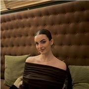 Profesora de guitarra imparte clases para todas las edades y niveles