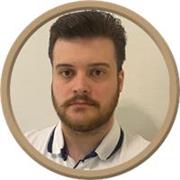 Un profesor capaz de proporcionar conocimientos básicos y sencillos para ayudar a la seguridad online de los alumnos.