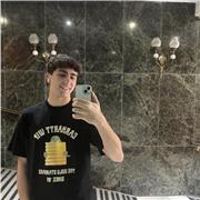 Estudiante de universidad con experiencia ayudando a estudiantes.