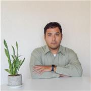 Maestro de derecho con experiencia docente de cuatro años tanto en línea como presencial