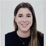 Profesora particular recién graduada en Educación y realizando estudios del grado de Psicología. Títulos de idiomas de inglés (C1)