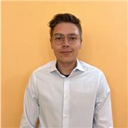 Laureato magistrale in lingue impartisco lezioni di inglese e spagnolo a studenti di medie e superiori