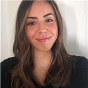 ¡Hola! Imparto clases y refuerzo escolar en materias como Inglés (todos los niveles), Lengua Castellana, Español para extranjeros, y todas las materias de primaria.